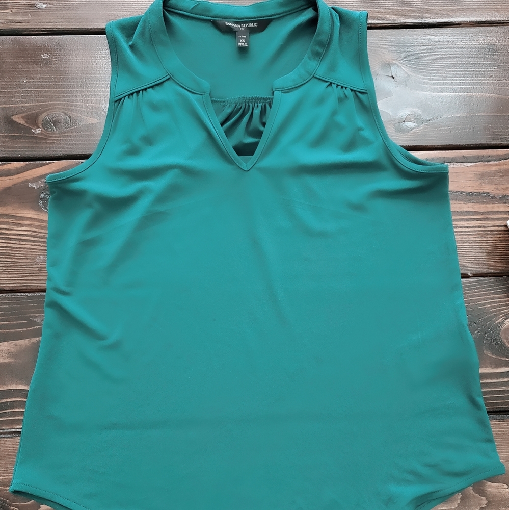Banana Republic V-neck top